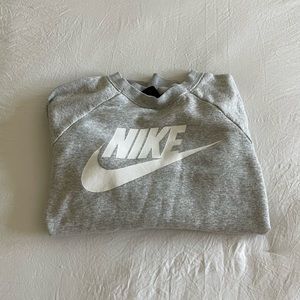 nike sweatshirt